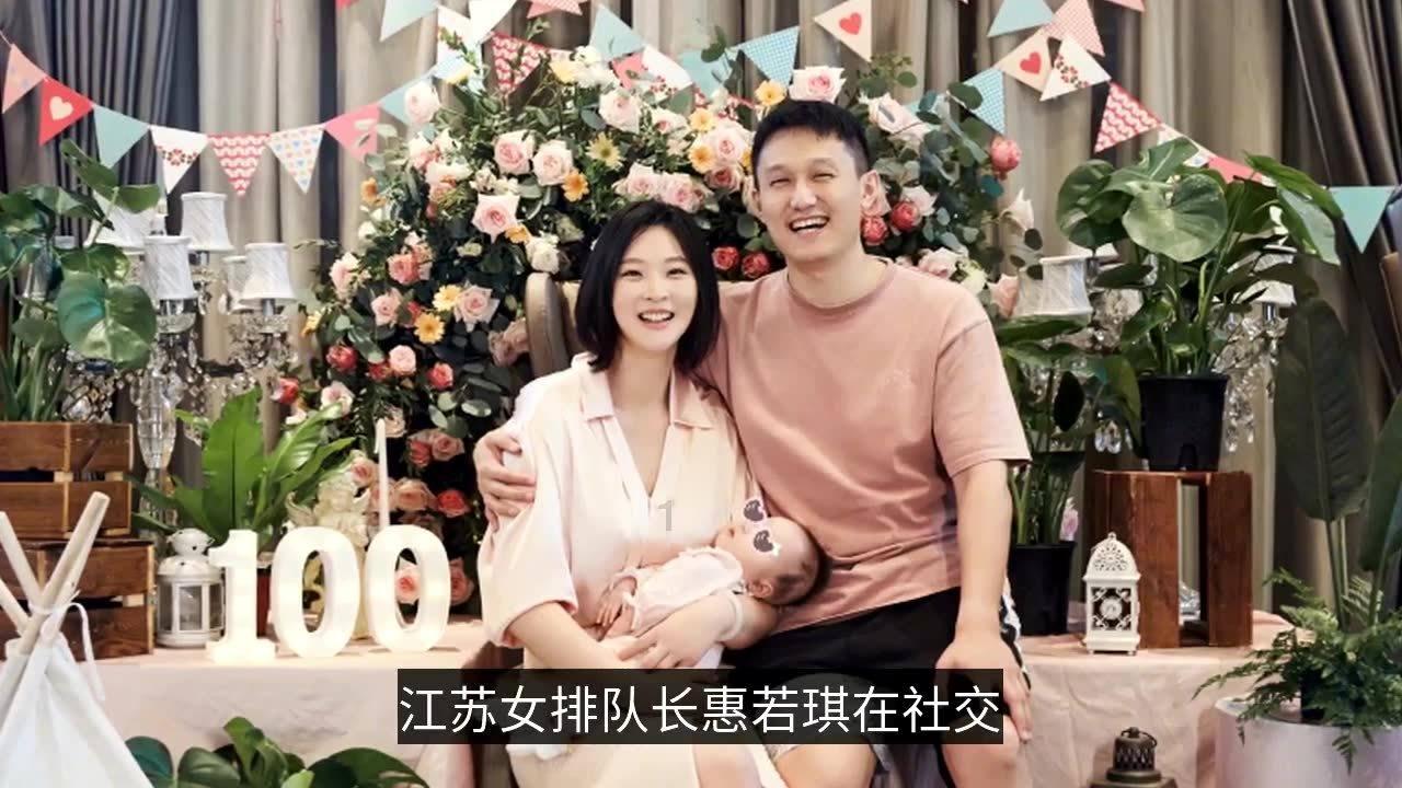 漂亮女孩扮精灵